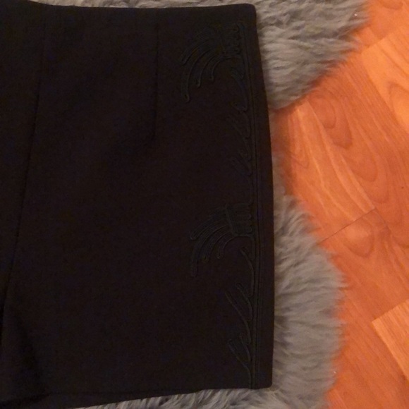 H&M Embroidered Shorts - Picture 2 of 8